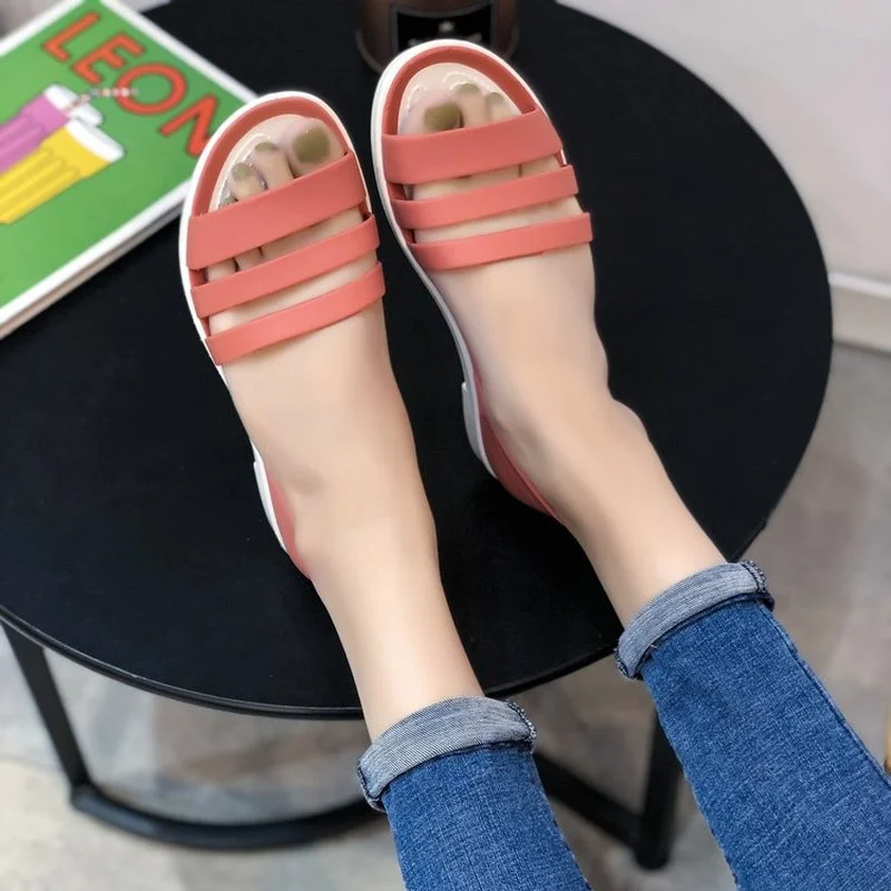 

Женские летние сандалии на плоской подошве, 2021, шлепанцы с открытым носком, шлепанцы яркого цвета, Повседневная пляжная уличная женская обу...