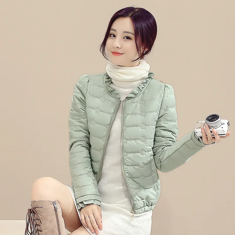 Женская куртка бомбер с воротником стойкой короткая приталенная парка хлопковой