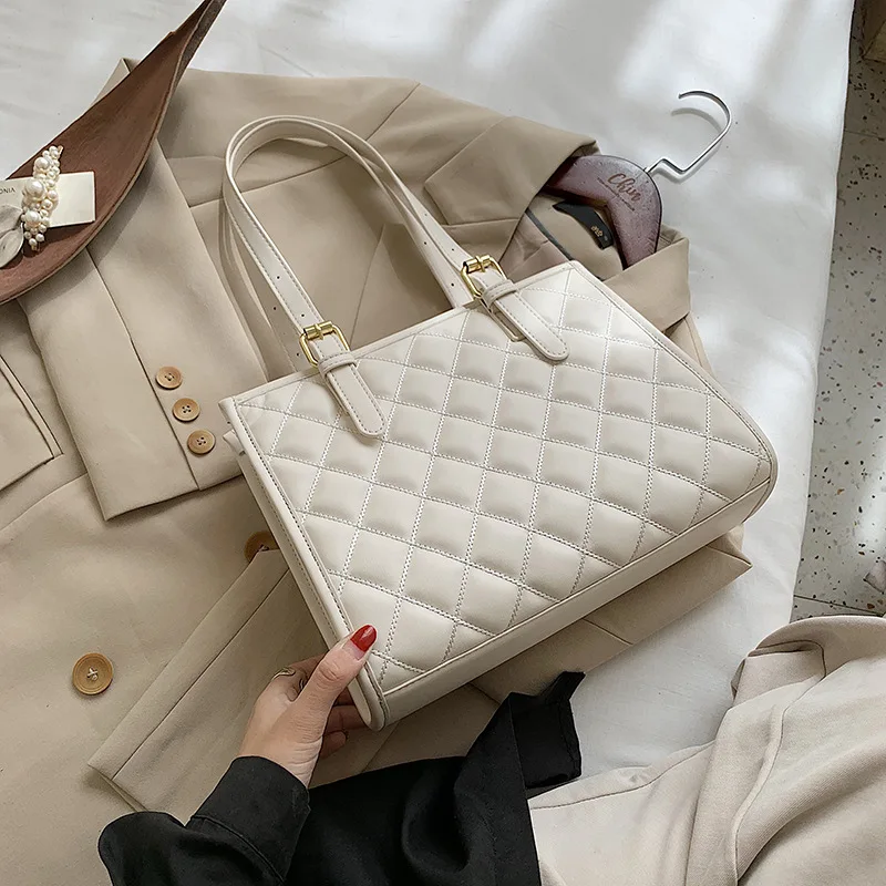 

Womens Handbags Autumn Winter Red Women's New Fashion Versatile Shoulder Messenger Portable Bag Purses