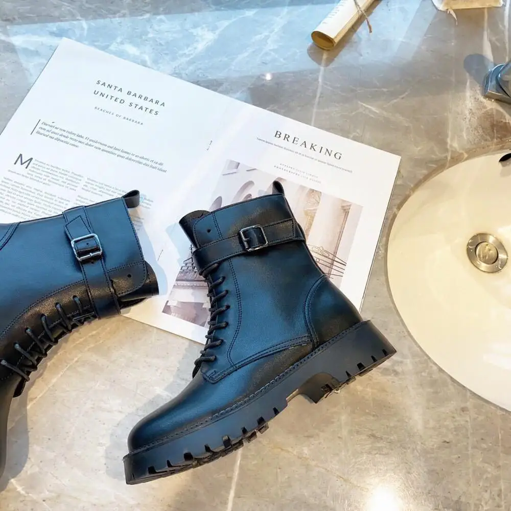 

Metal Buckle Shoes Women Martin Boots Shoes Autumn Lady Ankle footware Genuine Leather British Style Female botas mujer Boots