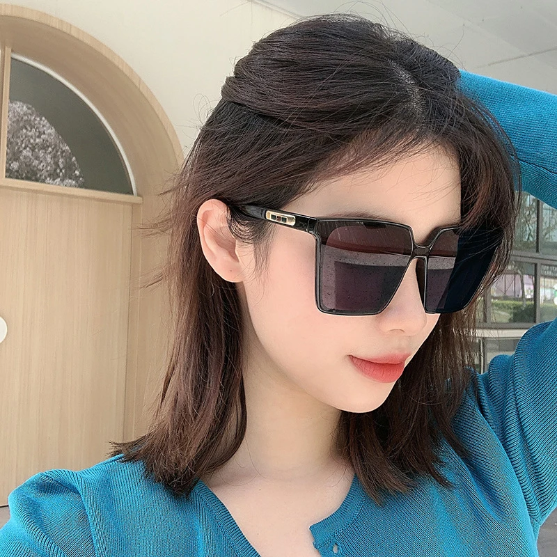 

Fashion Square Sunglasses Women Designer Luxury Man/Women Sun Glasses Classic Vintage Outdoor Oversized Gradient Sunglasses