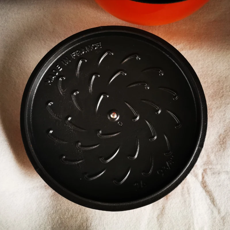 

24cm Enameled Cast Iron Rooster Pot Casserole Kitchen Hot Soup Pot Enamel Stew Pot Seafood Cast Iron Casserole with Lid