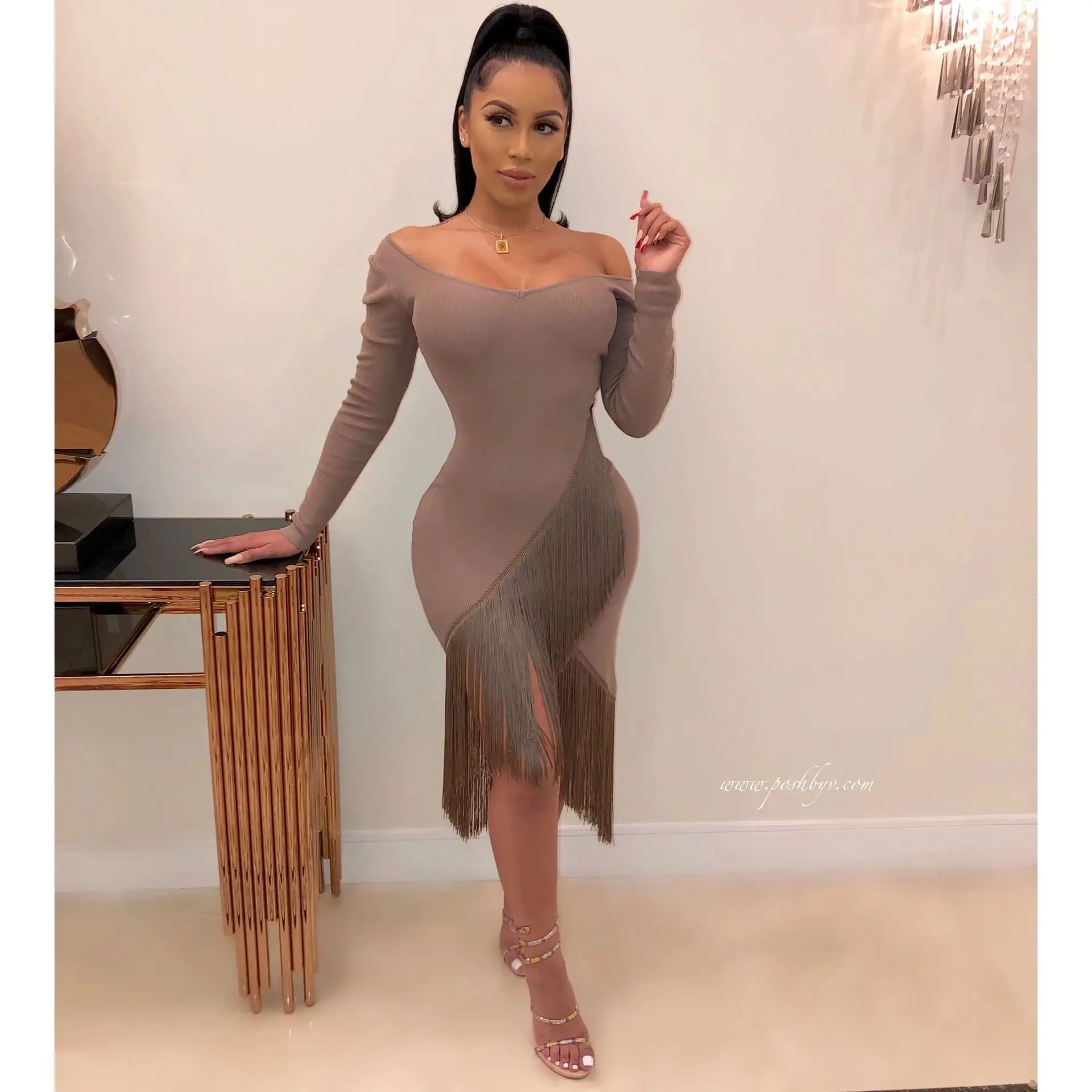 Осеннее сексуальное длинное платье с длинным рукавом и кисточками для женщин