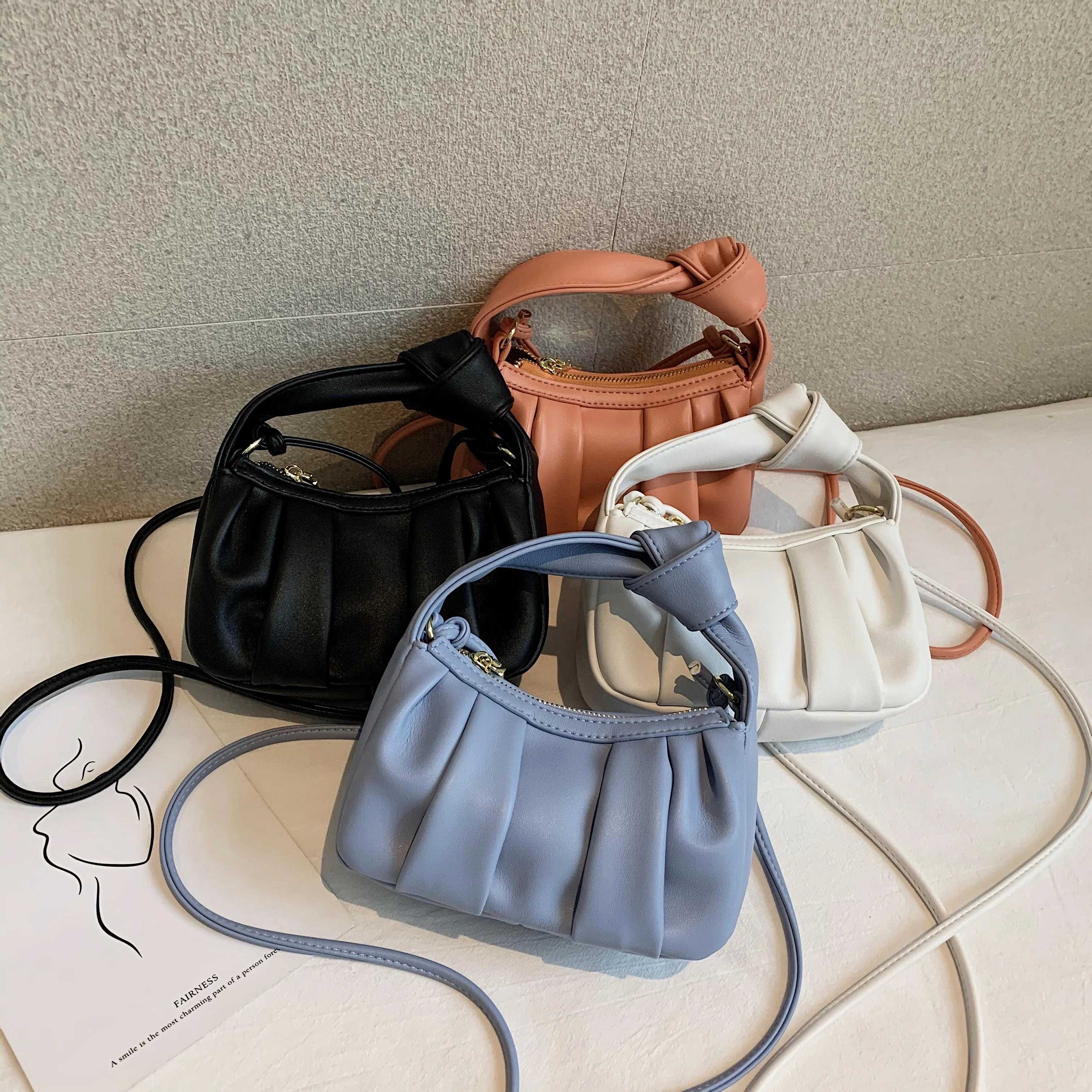 Однотонные сумки через плечо из миниатюрной кожи для женщин 2020 трендовые на