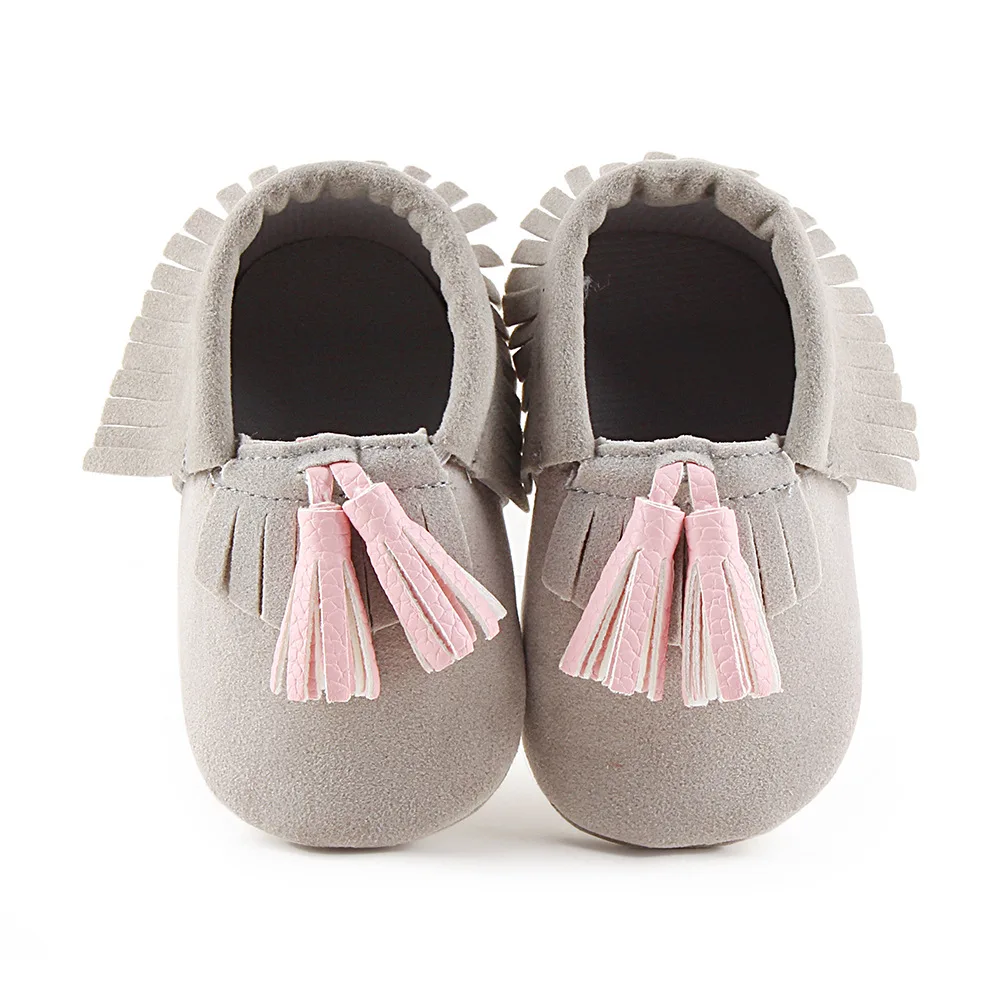 grey pink Детская обувь для новорожденного мальчика Девочки Первые ходунки ПУ подошва принцесса смешанные цвета бахрома малыша Детская кроватка обувь повседневные Мокасины - Цвет: grey pink