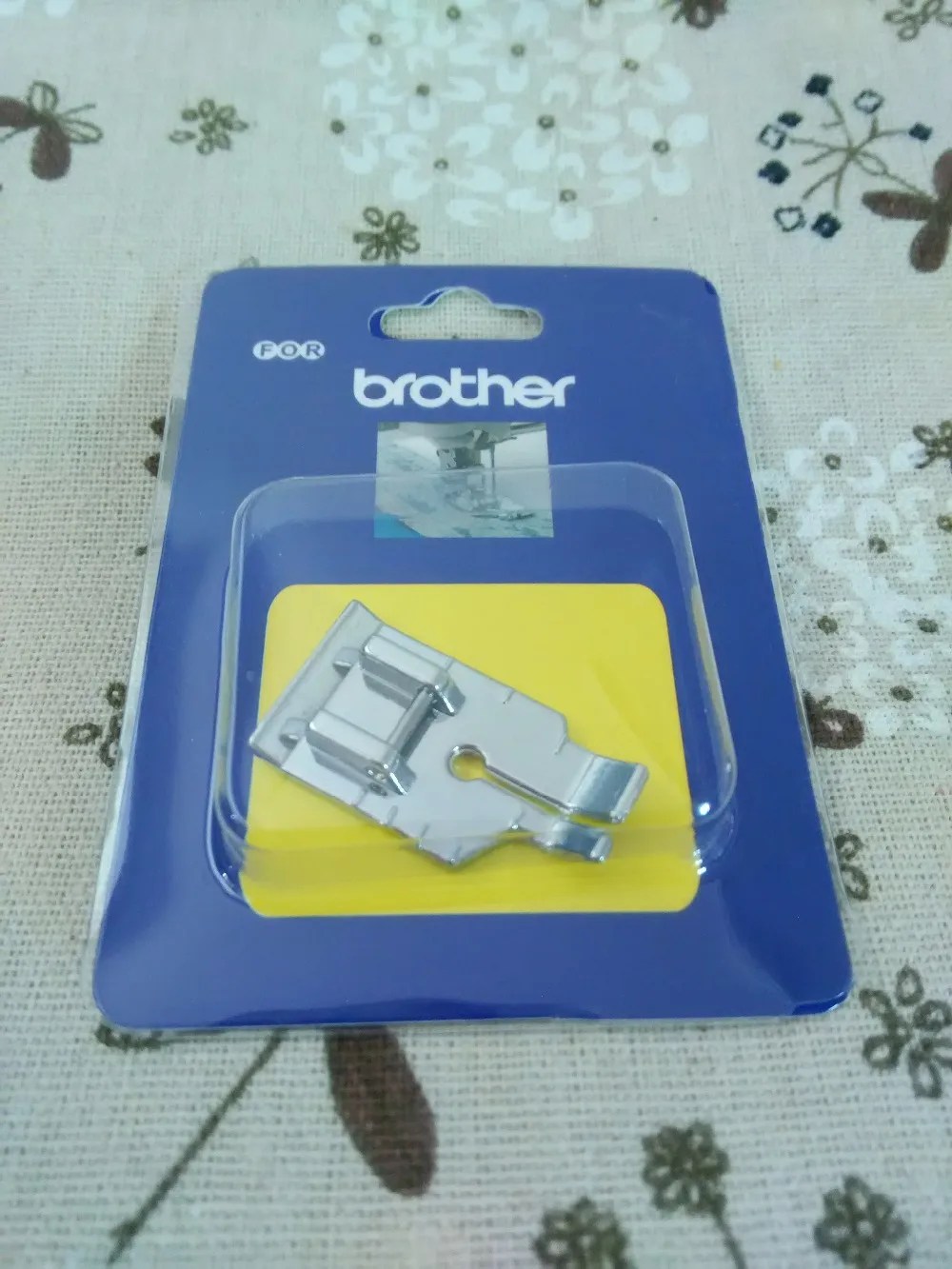 Бытовая прижимная лапка для швейной машины модель Brother / # SA125 (1/4 дюйма лапка) | Дом