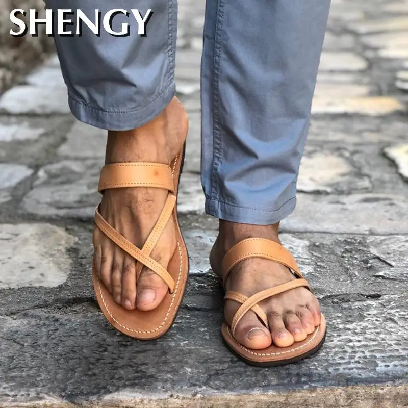

Мужские кожаные шлепанцы, повседневные греческие сандалии на плоской подошве, пляжная обувь, ретро римские шлепанцы, размера плюс 39-48, лето, ...