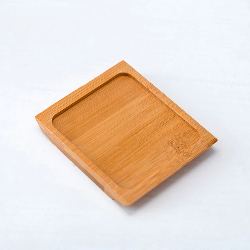 Металлическая полка в скандинавском стиле белая керамическая ваза