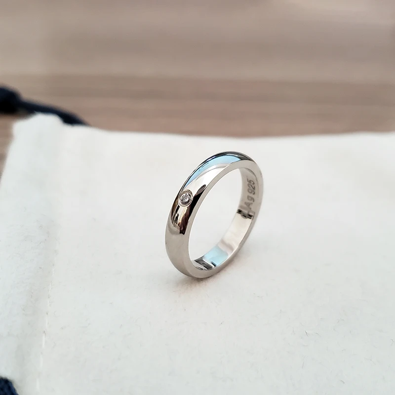 

Женское кольцо из серебра 925 пробы, с камнем