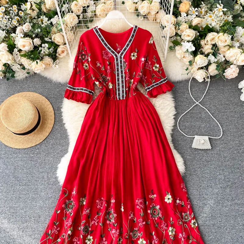 

Women Red/White Embroidery Dress Bohemian Floral Print Midi Dresses Female High Waist Vacation Beach Vestidos Fashion New 2020
