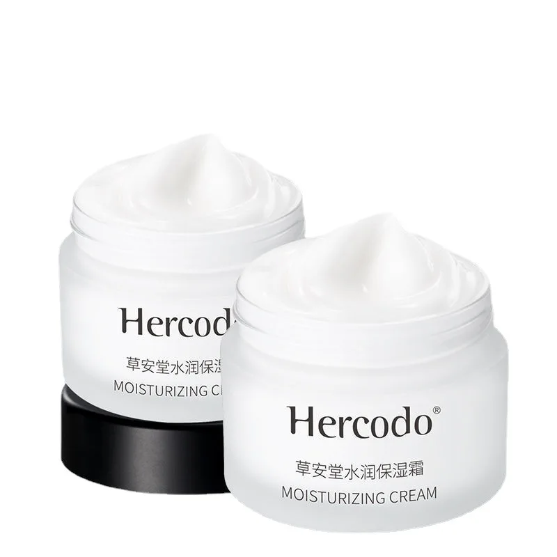 Увлажняющий крем с глубоким пополнением делает кожу нежной в течение