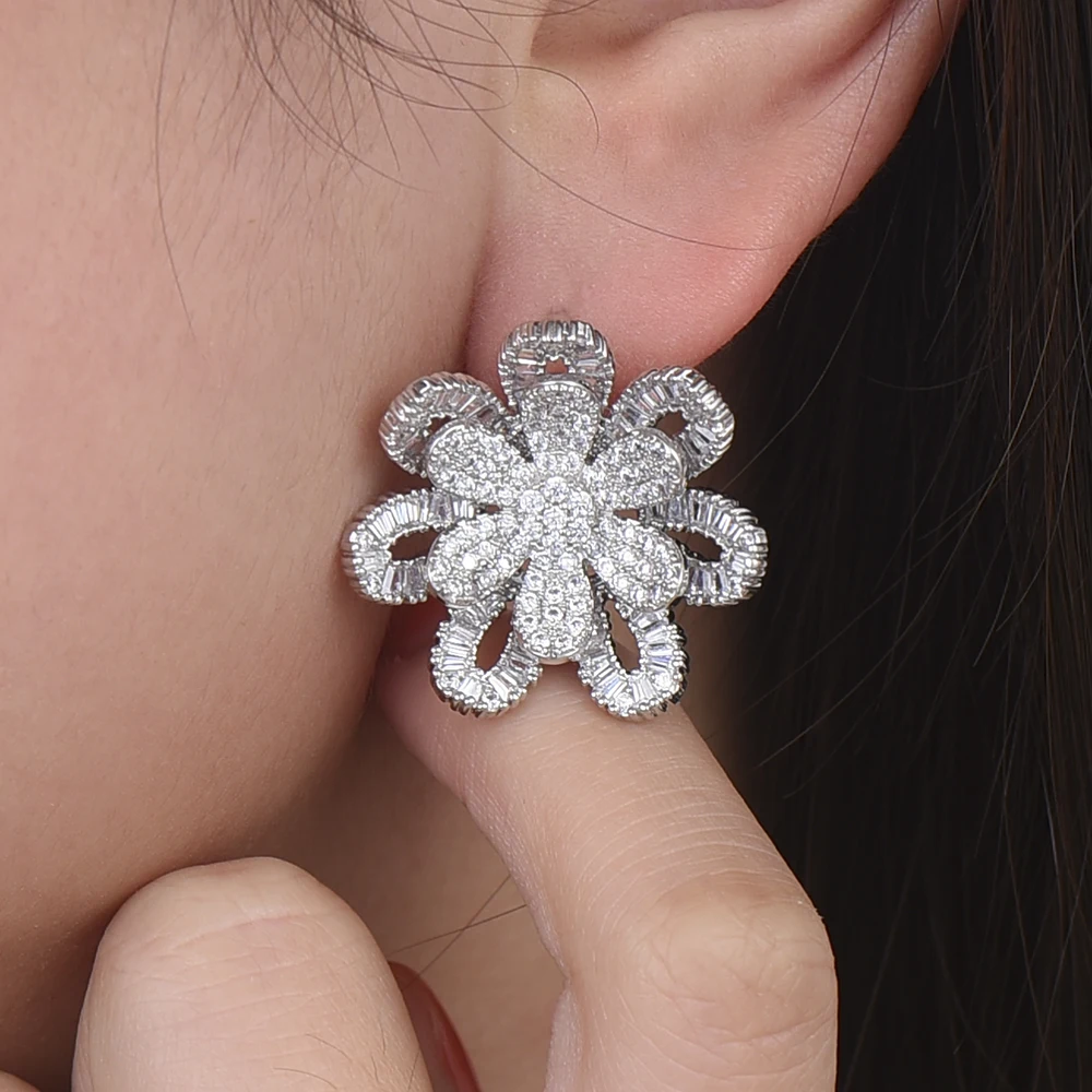 

LARRAURI Charms Full Cubic Zirconia Women Wedding Earrings Flower Shape Stud Earrings Fashion Jewelry boucle d'oreille 2019