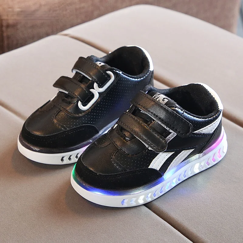 

Кроссовки детские, со светодиодсветильник кой, Нескользящие, светящиеся