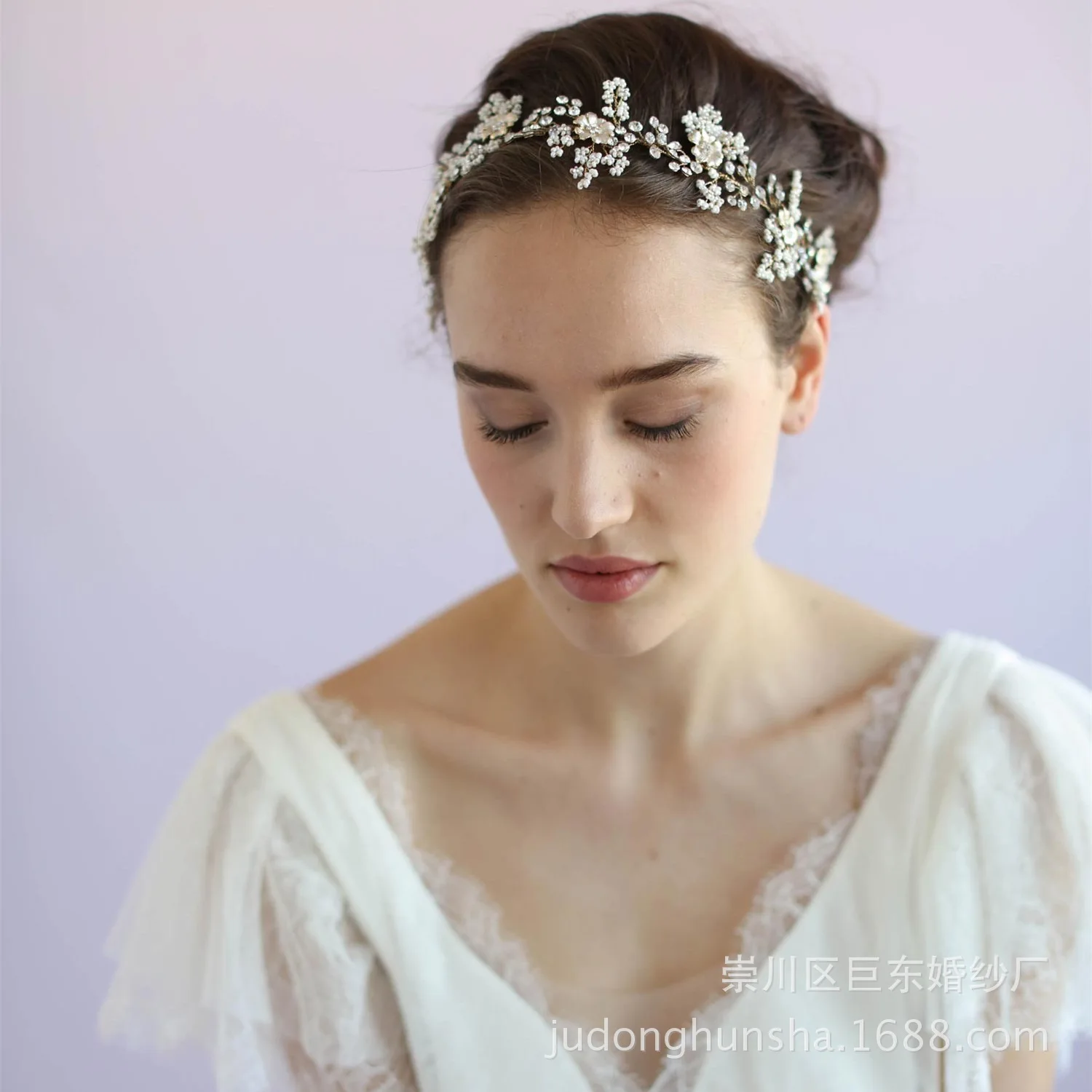 

New Handmade Bride Tiara Pearl Bride Hair Band High-end European And American Hair Jewelry Garland Hair Band One Hair