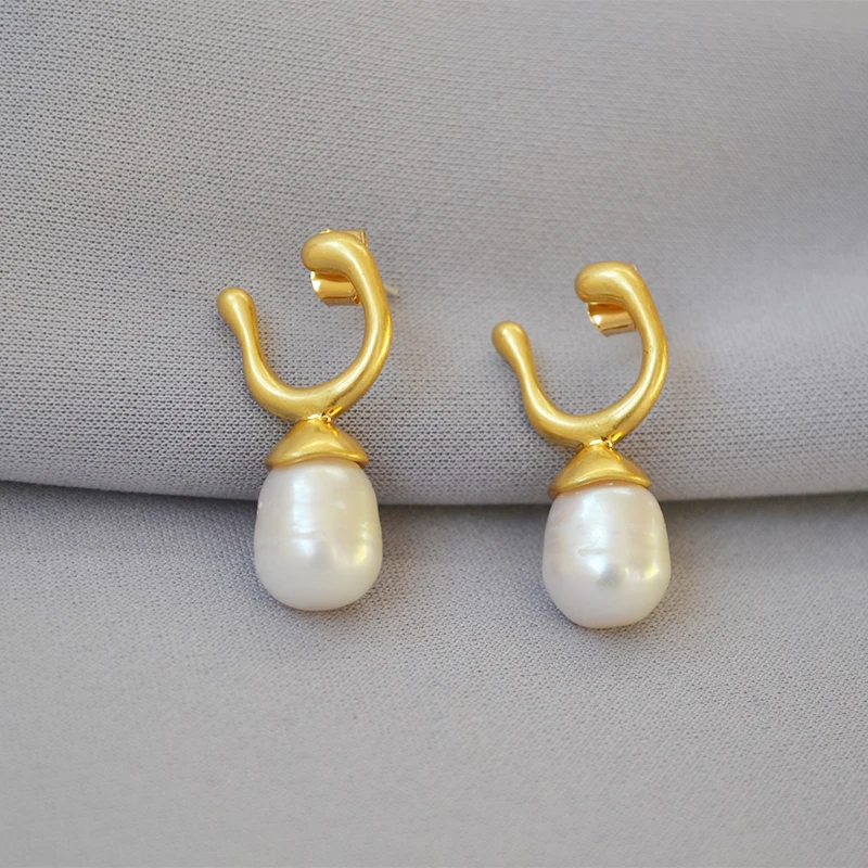 

Women Jewelry Real Baroque Pearl Drop Earrings Brass With 18k Gold Party T Show Gown Punk Gothic Top Runway Rare Korean Japan