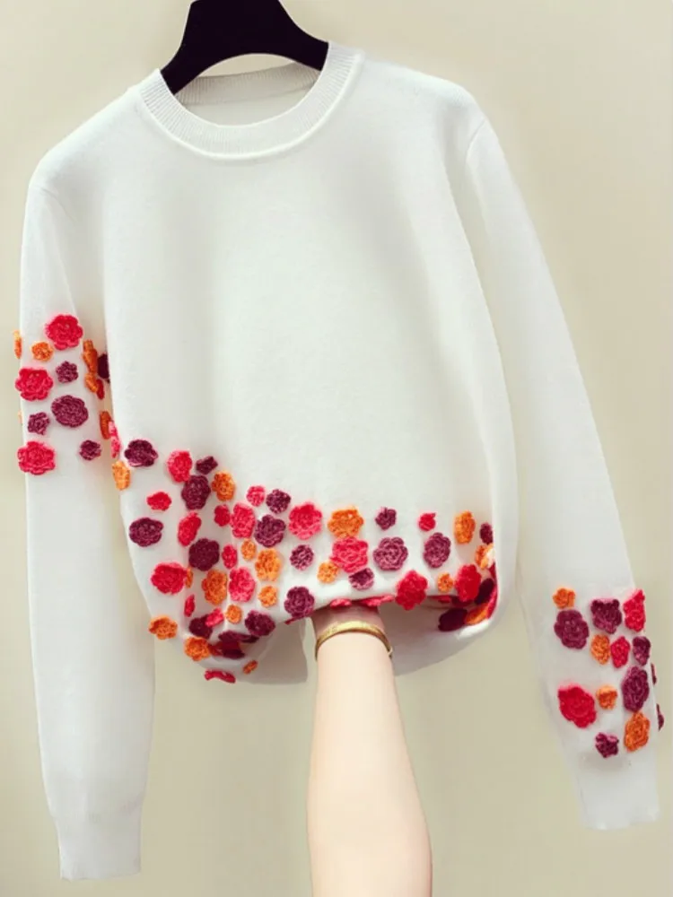 Женский свободный свитер с вышивкой трикотажный белый джемпер ручной работы