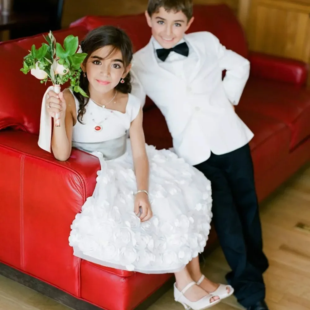 Официальный костюм для мальчиков белый жакет и черные брюки блейзер с цветочным