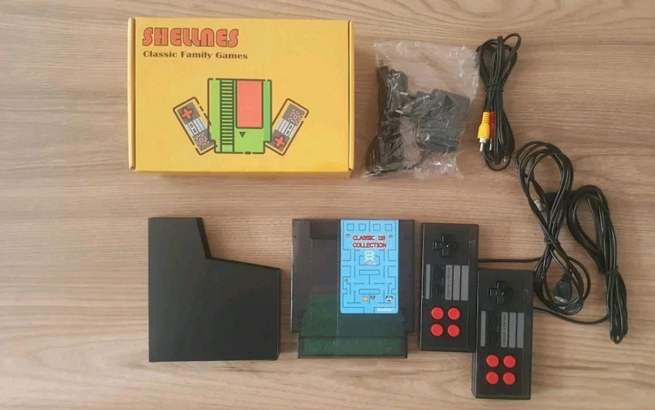 Ретро игровая консоль NTSC и PAL-B TV Handheld со встроенными 118 классическими различными