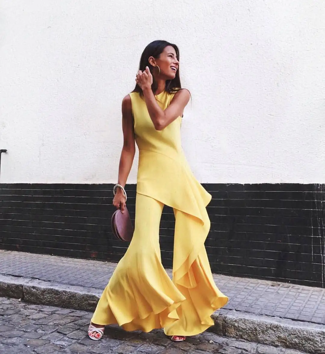 

2021 Winter Yellow Long Skirt Retro Hepburn Temperament Celebrity Bubble Sleeve Temperament Commuter Middle Waist Dress