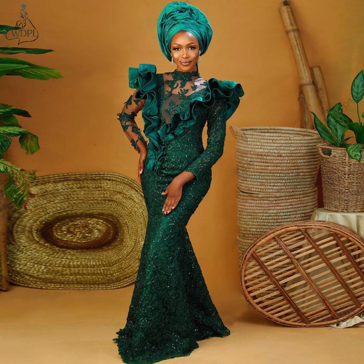 Охотничий зеленый вечерний наряд в стиле Aso Ebi с длинными рукавами, африканским фасоном русалки, рюшами и кружевом - элегантное нигерийское платье.