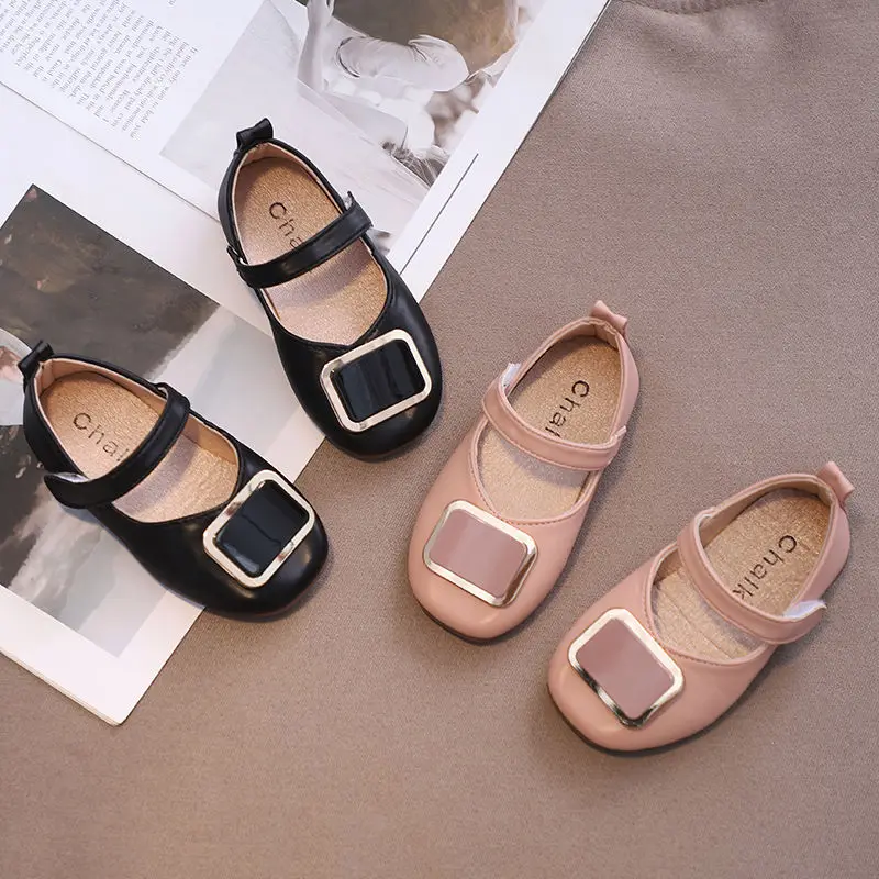 

Туфли детские с квадратной пряжкой, мягкая подошва, модные Универсальные туфли принцессы, маленькие кожаные туфли для девочек, вечерняя Обу...