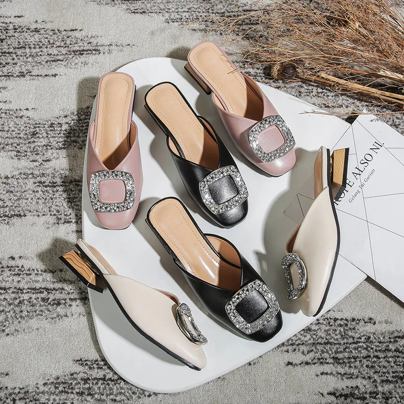 Мюли женские кожаные с квадратным носком шлепанцы металлическим украшением