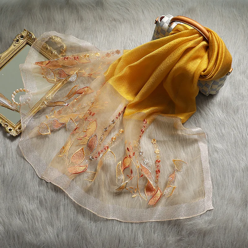 

2021 Small Vintage Skinny Retro Head Neck Business Party Women Elegant Square Scarf one