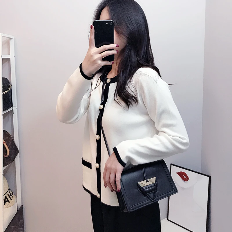 

Fall 2020 new pearl button knitted cardigan small fragrance short knitted jacket loose outer sweater versatile