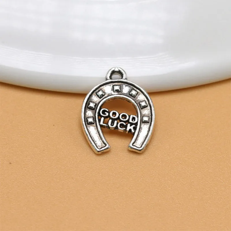 

10pcs 17x14mm Zinc Alloy Metal Horseshoe Good Luck Charm Fit Bracelet Necklace Pendant Jewelry Tibetan Silver Color Accessories