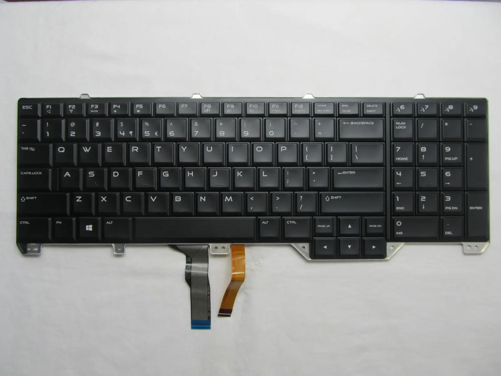 

Подлинная Клавиатура с подсветкой US для Dell Alienware 17 R2 R3