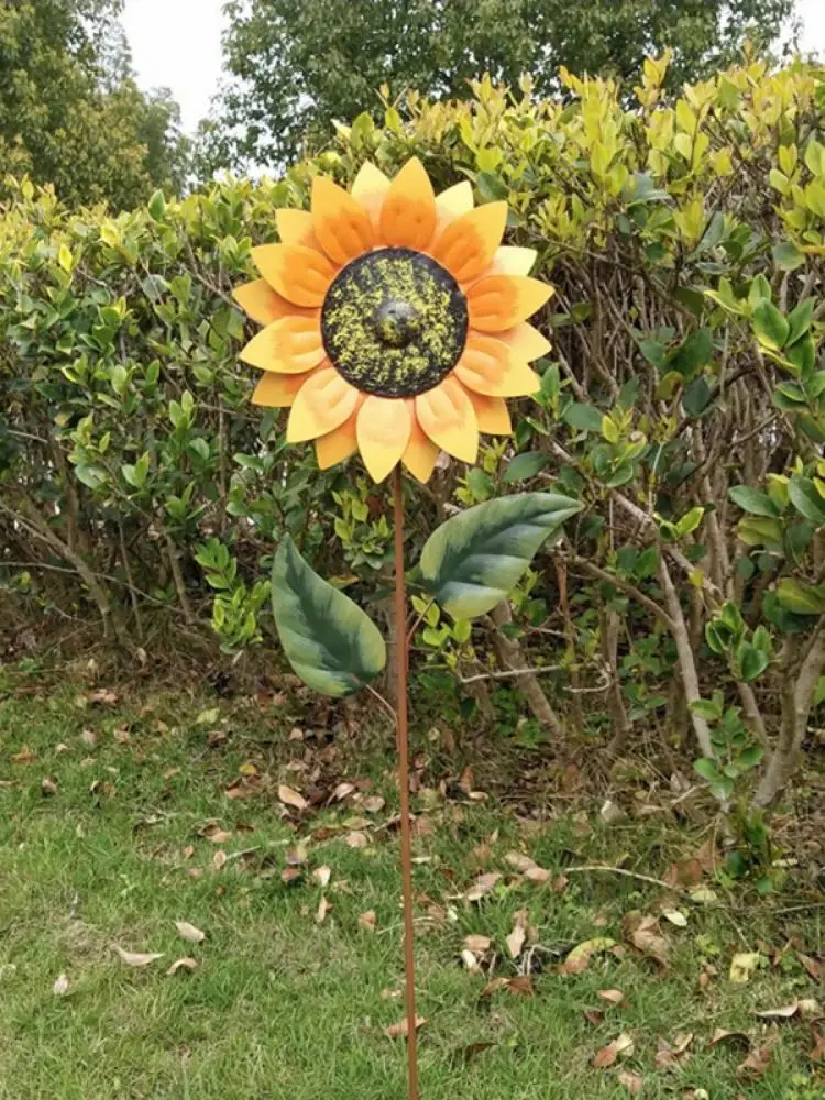 

Iron Sunflower Rotating Windmill for Porch Terrace Gardening Layout Sunflower Decoration