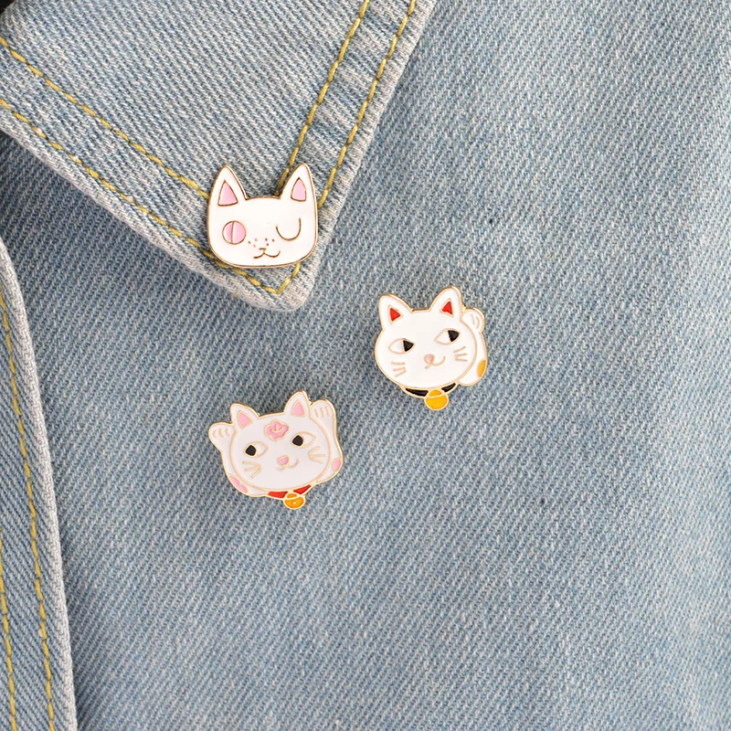 

Cute Cartoon Cat Paw Brooch Pins Badge Gift Jewelry for women girl kids