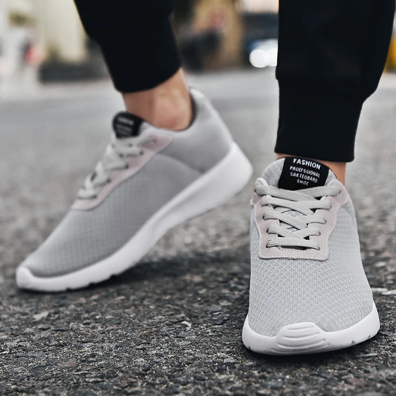 

2020 Fashion Men Running Shoes Air Mesh Breathable Adult Male Shoes Trends Comfortable Light Weight Outdoor Training Sport Shoes
