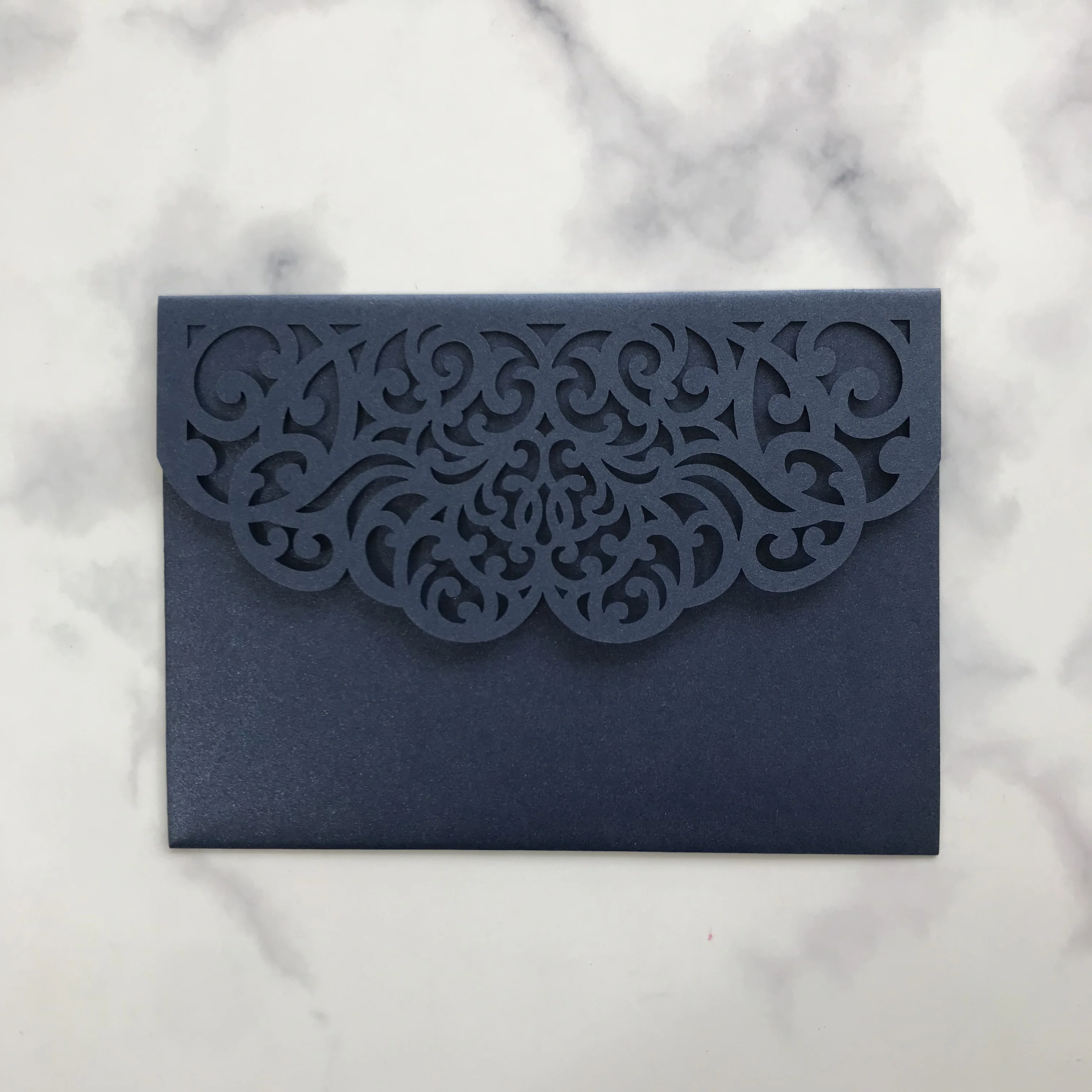 

20pcs/lot Hollow Wedding Invitation Card Lace Laser Cut Decoration Vintage Style Engagements Blessing Rsvp Card Tri-folding