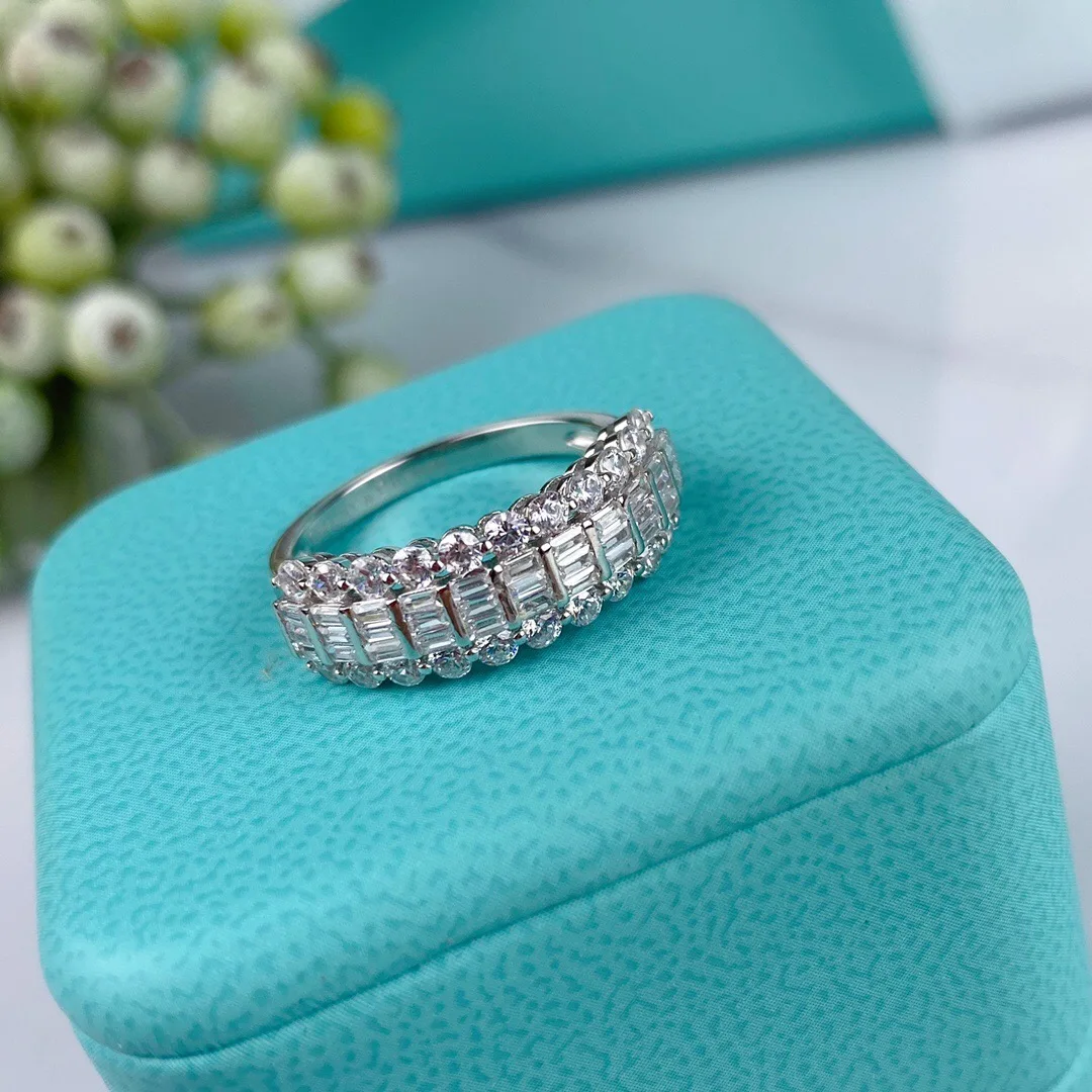 

S925 Sterling silver ring fashion wedding ring high-end luxury diamond ring Christmas gift for girlfriend hot sale
