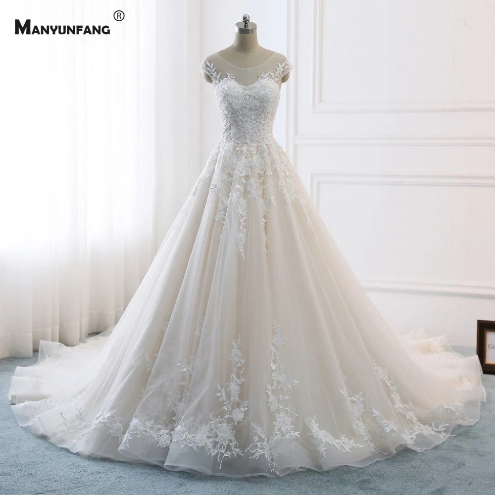 

Elegant Cap Sleeve Embroidery Appliques Tulle O-Neck Bridal Ball Gown Custom Made Lace Up Back Chapel Train Wedding Dress