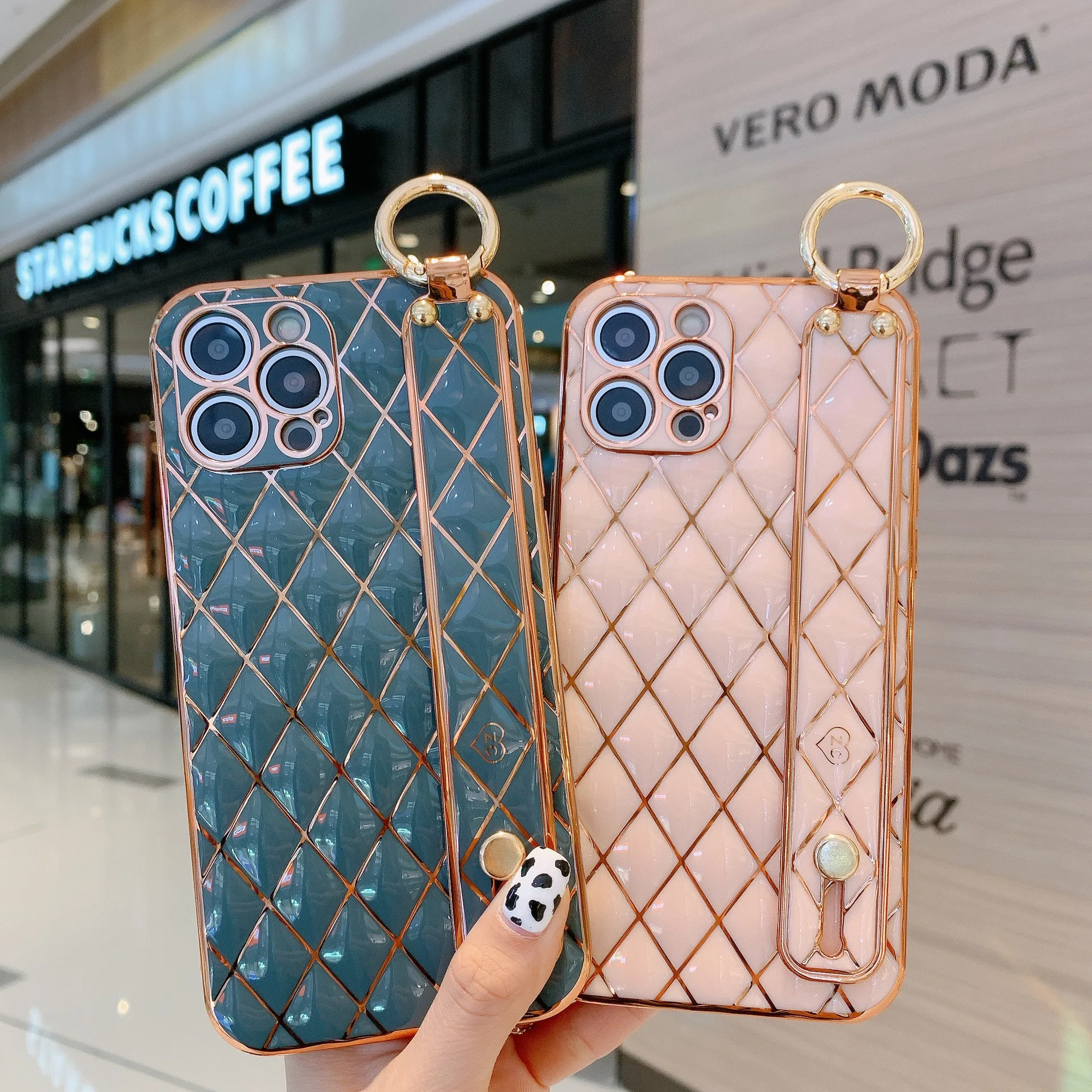 

Luxury Lambskin plating attice Wrist Strap Phone Case for iPhone 13 12 Pro X XR XS Max SE2 7 8 Plus Shockproof Protection cover