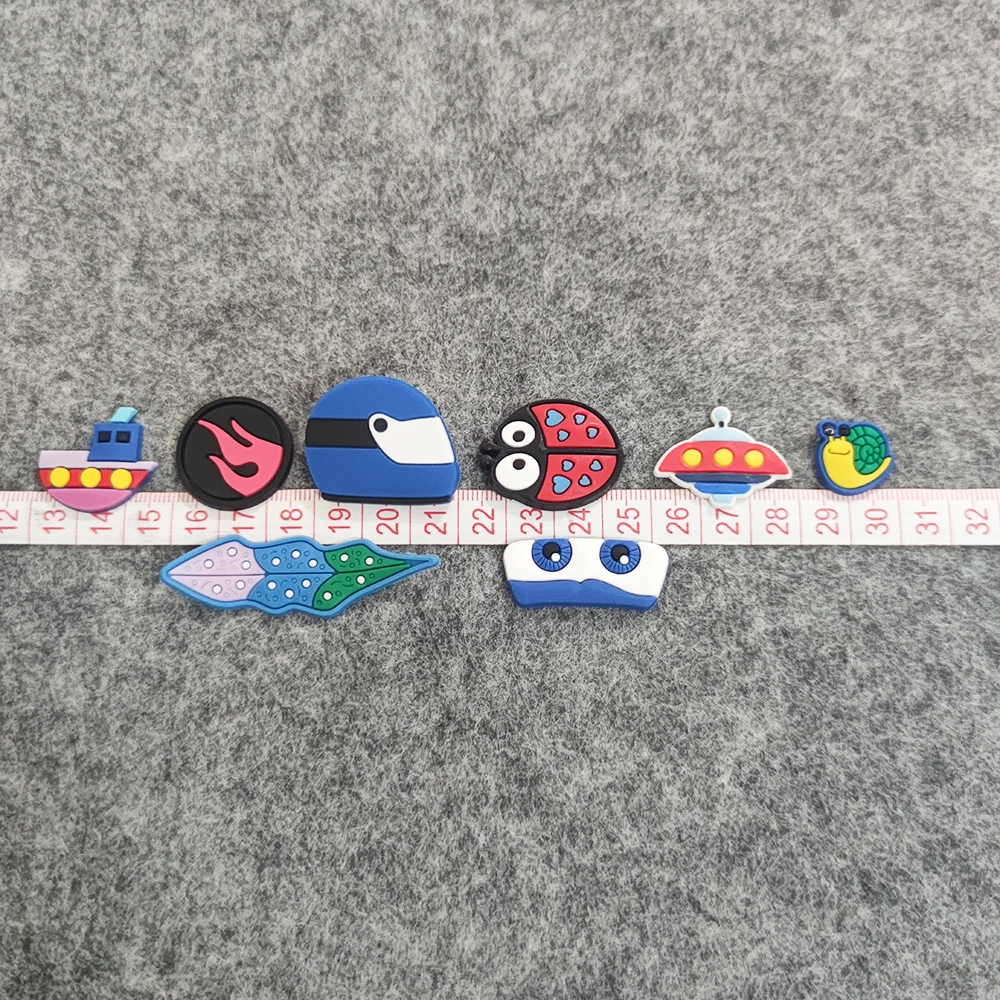 

1pc/lot Mini Airship Steamship Helmet Garden Shoe Decoration PVC Shoe Buckle Shoe Charms for Kids DIY Decals Shoe Button