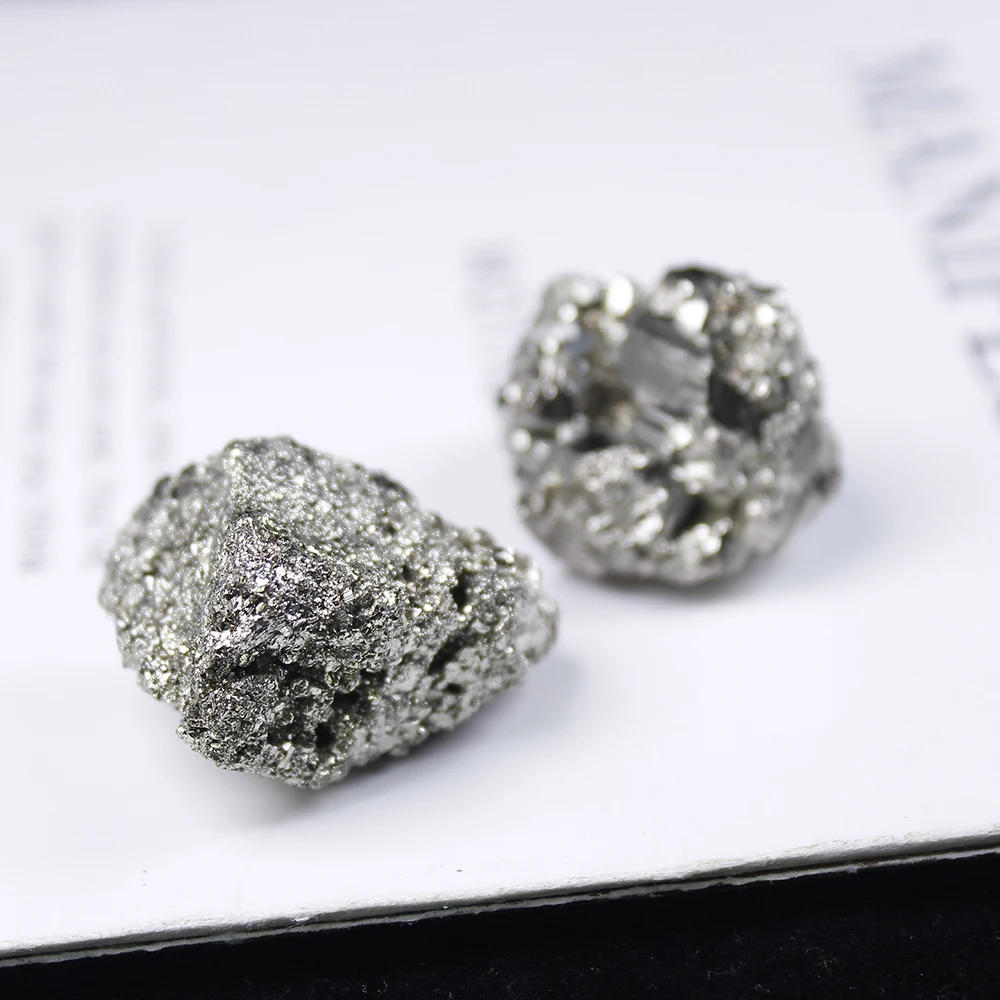 Натуральный хрустальный халкопирит минеральный кристалл пиритовое сырье