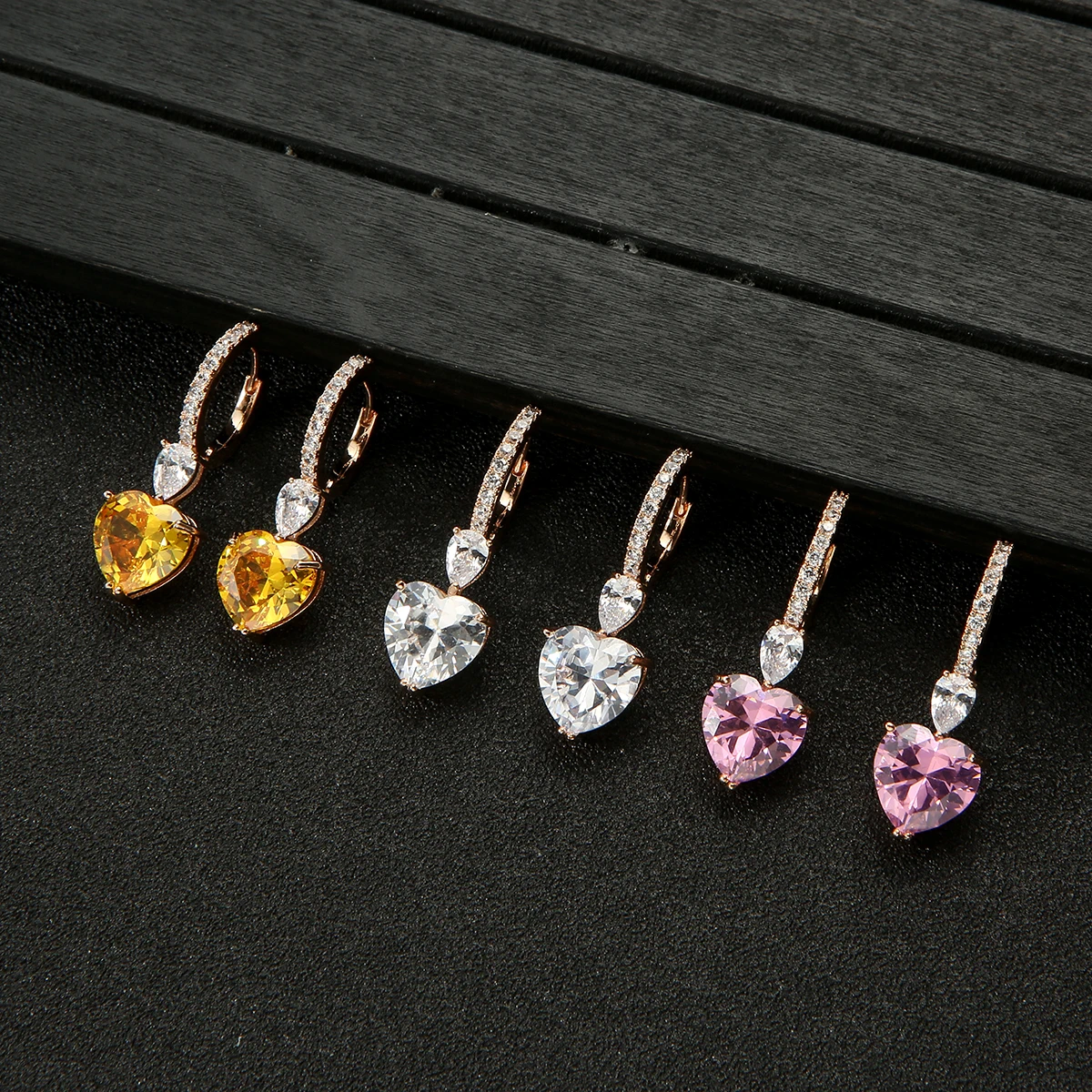 

Luxury Sweet Heart Stud earring Full Mirco Paved Cubic Zirconia Women Engagenet Wedding Earring Fashion Jewelry E9196