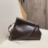 2021 autumn and winter f new first single shoulder fashion fashion crossbody chain womens bag lock catch hand leather clip bag