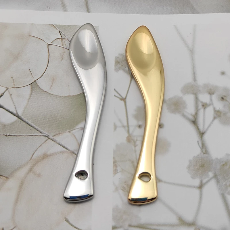 

Metal Curved Makeup Spoon Spatulas Face Eye Cream Mixing Brush Stick Cosmetic Scoop Reuseable DIY Beauty Tool Skin Care Kits