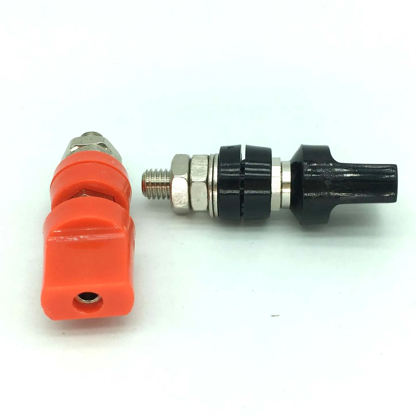 Красная черная пластиковая оболочка медный стержень M8 соединительный столб