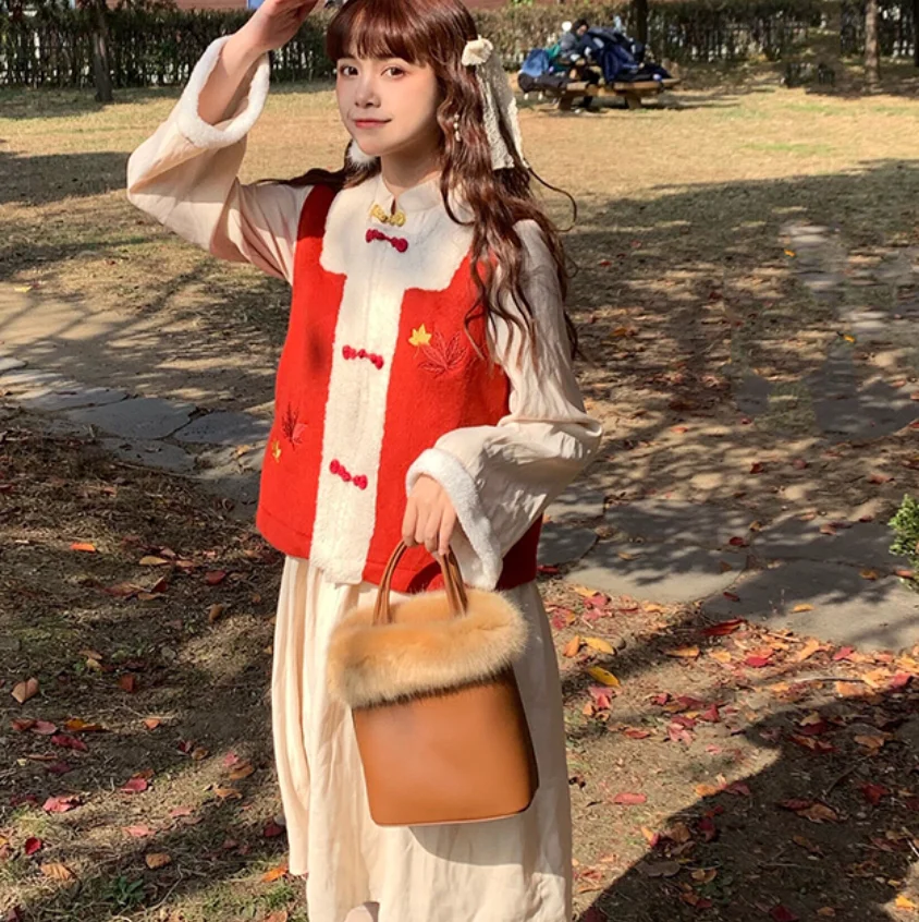 Жилет с вышивкой в виде кленового листа старинном стиле пряжкой куртка для