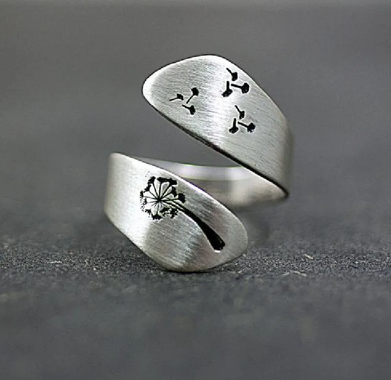 

2021 New Trend Electroplated Geometric Alloy Ladies Dandelion Rings Print Leisure Party Birthday Gift Opening Ring Can Be Adjust