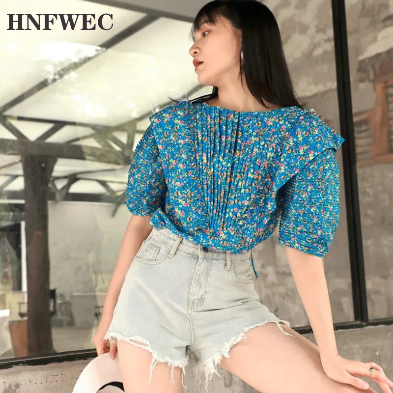 Женская короткая рубашка с круглым вырезом рукавами-фонариками и оборками