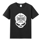 Летняя мужская футболка с коротким рукавом и черепом