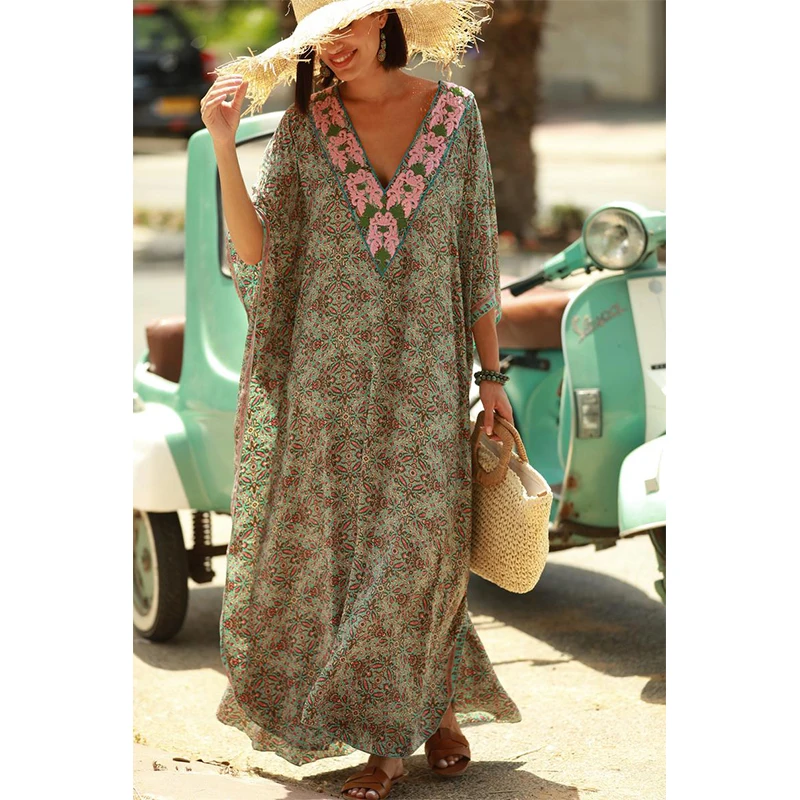 

2021 V-neck Bohemian Printed Dress Batwing Sleeve Side Split Long Summer Beach Dress Tunic Women Beachwear Kaftan Sarongs N1241