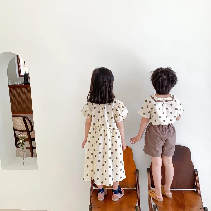 

2021 Summer New Kids Suit Korean Square Collar Girls Dress Dot Print T-shirt and Solid Cotton Shorts for Boys Casual 2Pcs Sets