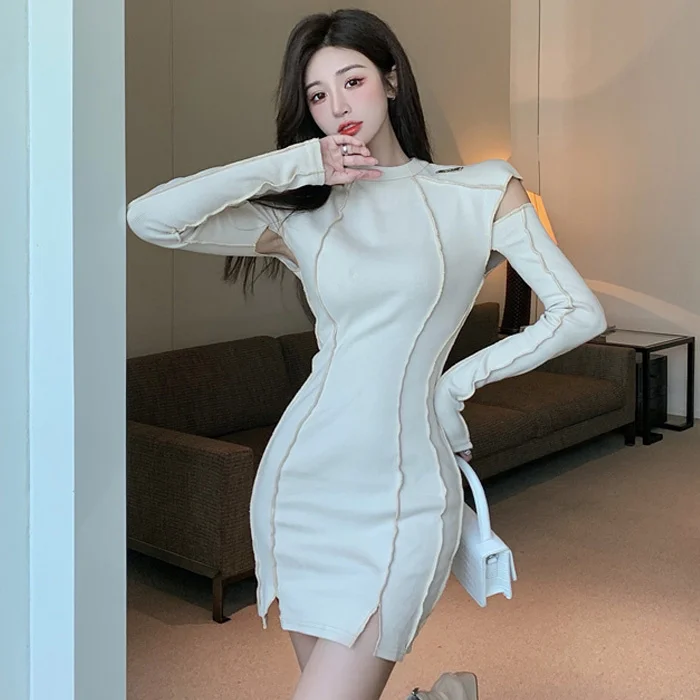 

Женское Короткое Платье-футляр с длинным рукавом и разрезом